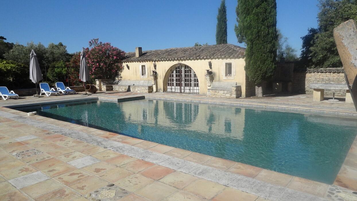 Alpilles - Very beautiful recent Mas with private swimming pool - Comfort and Standing - air conditioning - Free Wifi