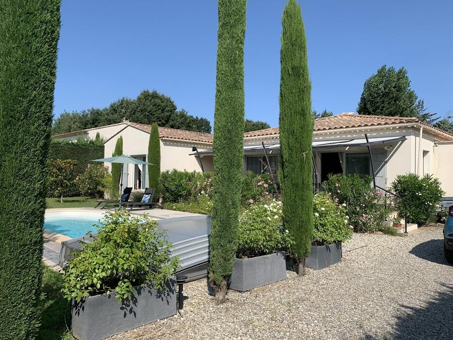 Comfortable Villa with private swimming pool and large garden in the Luberon - air conditioning and Wifi