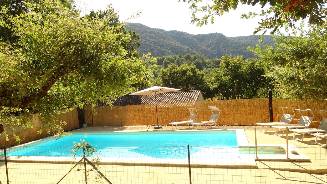Pleasant House with Private Swimming Pool in the heart of the Luberon - Air conditioning - Wifi