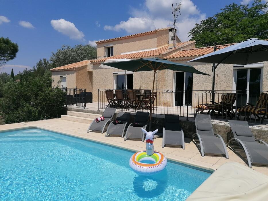 Aangename villa met airconditioning, privézwembad en grote tuin in Isle sur la Sorgue - gratis WiFi