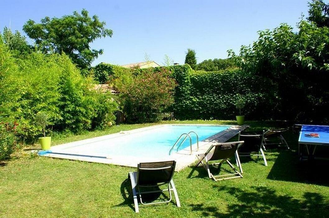 Belle Villa avec piscine privée et grand jardin dans le Lubéron - Wifi - Climatisation