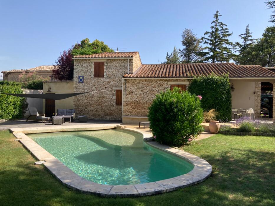 Charming Mazet with private swimming pool near Gordes in the Luberon
