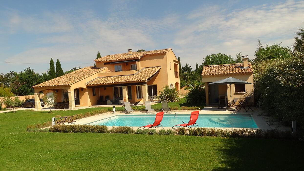 Superbe villa avec grande piscine privée dans le Lubéron - climatisation et Wifi