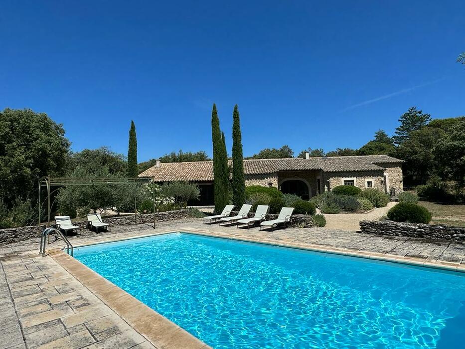 Superb luxury farmhouse in the Luberon with magnificent views, heated swimming pool and tennis court - fiber WiFi