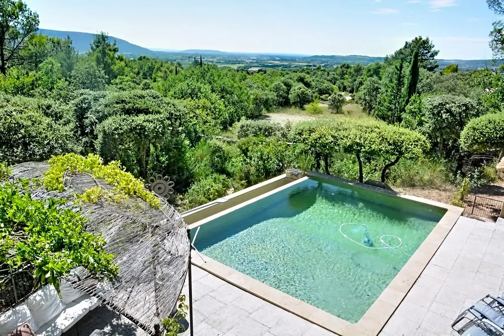 Lubéron - Superbe Mas de caractère avec Piscine Chauffée prés de Gordes