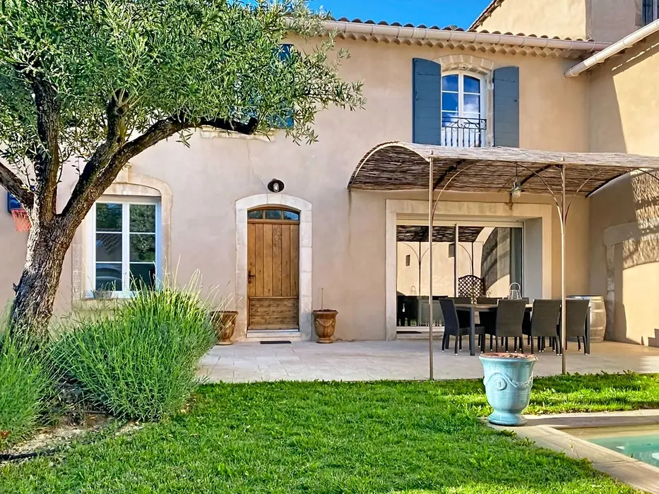 Villa met zwembad te huur nabij het dorpscentrum – Seizoensverhuur in de Provence tussen de Alpilles en de Luberon