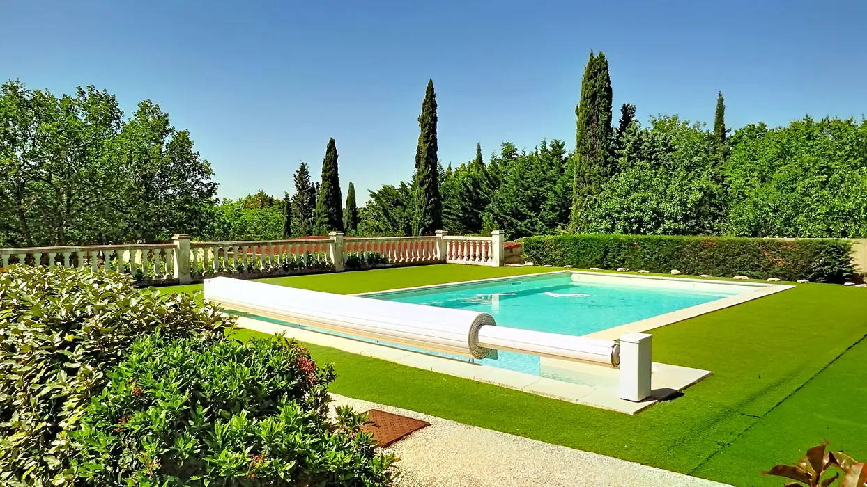 Spacieuse villa avec piscine privative et grand jardin prés de Gordes et du Lubéron - Ping-Pong et Billard