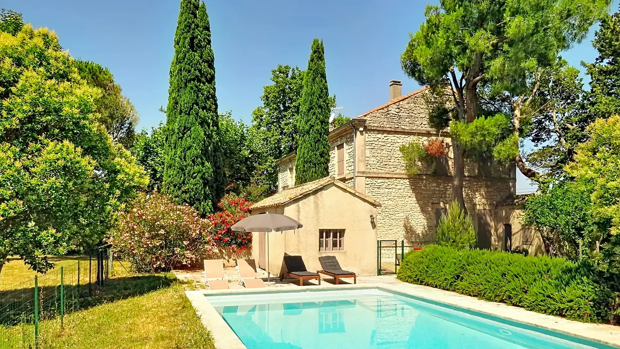 Prachtige residentie met zwembad vlakbij de Alpilles tussen St Remy de Provence en Avignon