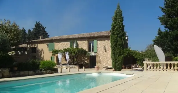 Wunderschön renoviertes, halb freistehendes Bauernhaus mit privatem überdachten Swimmingpool und Sommerküche