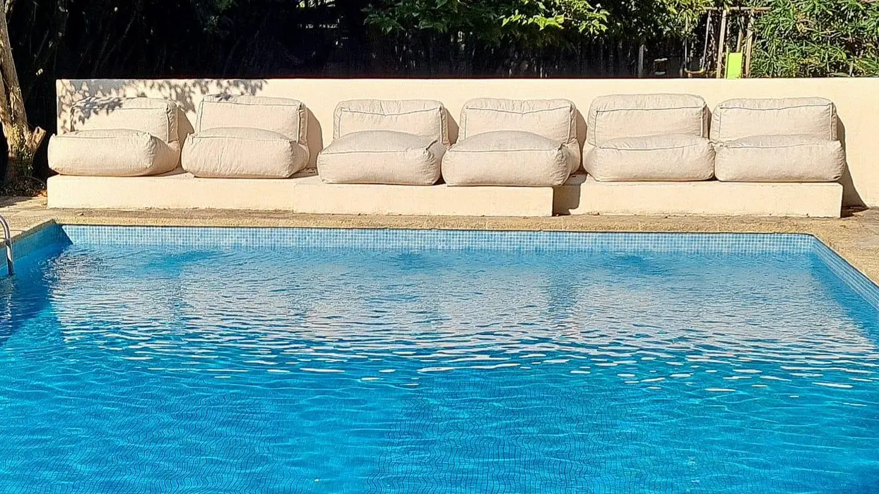 Provençaalse boerderij voor 8-10 personen met privézwembad en 4500 m² bosrijk terrein nabij Luberon en L&#39;Isle-sur-la-Sorgue