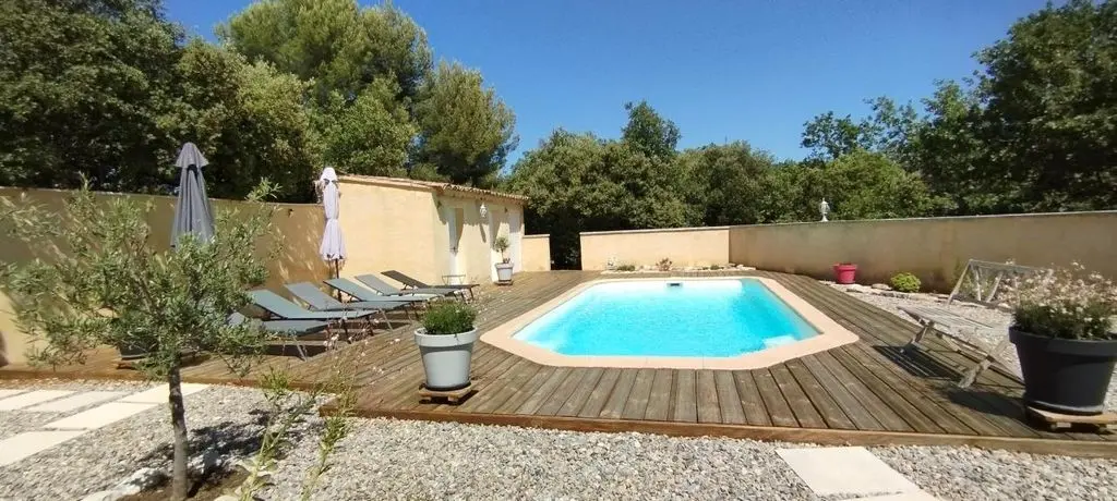 Mooie en aangename villa in de Luberon met airconditioning, privézwembad en grote tuin.