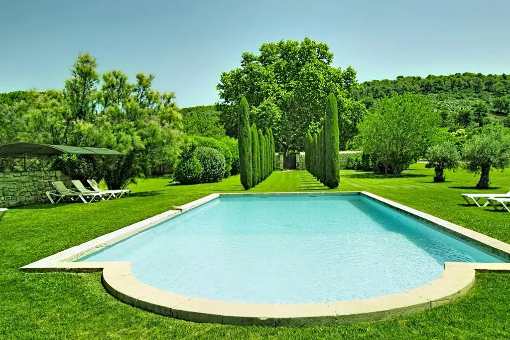 Mas avec piscine chauffée dans le Luberon – 14 pers à Les Taillades, proche de Gordes