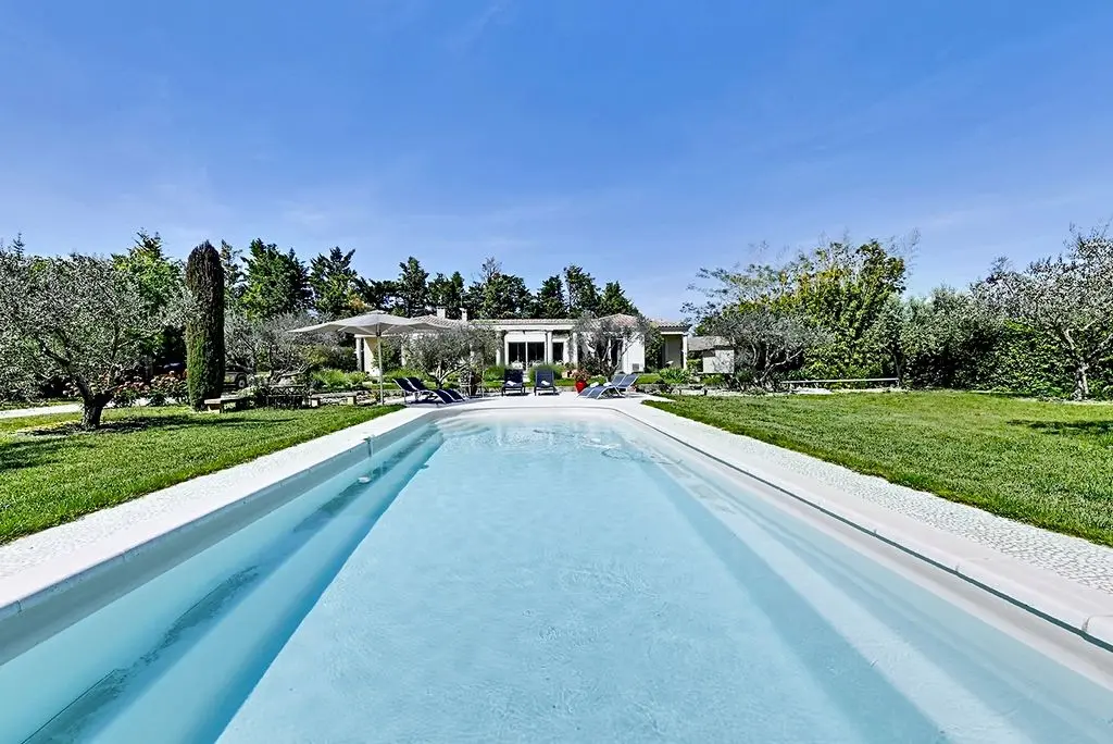 Luxe villa met zwembad en groot privé-park in het hart van de Provence in Tarascon.