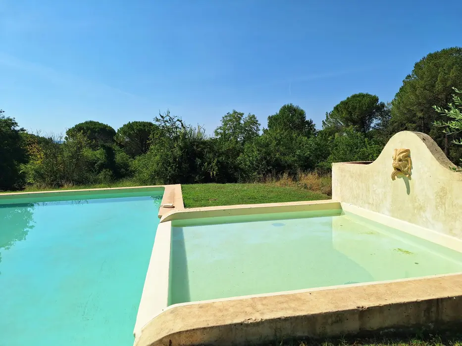 Gîte de charme avec piscine en Provence à Loriol-du-Comtat – 3 chambres, jardin et terrasses privées